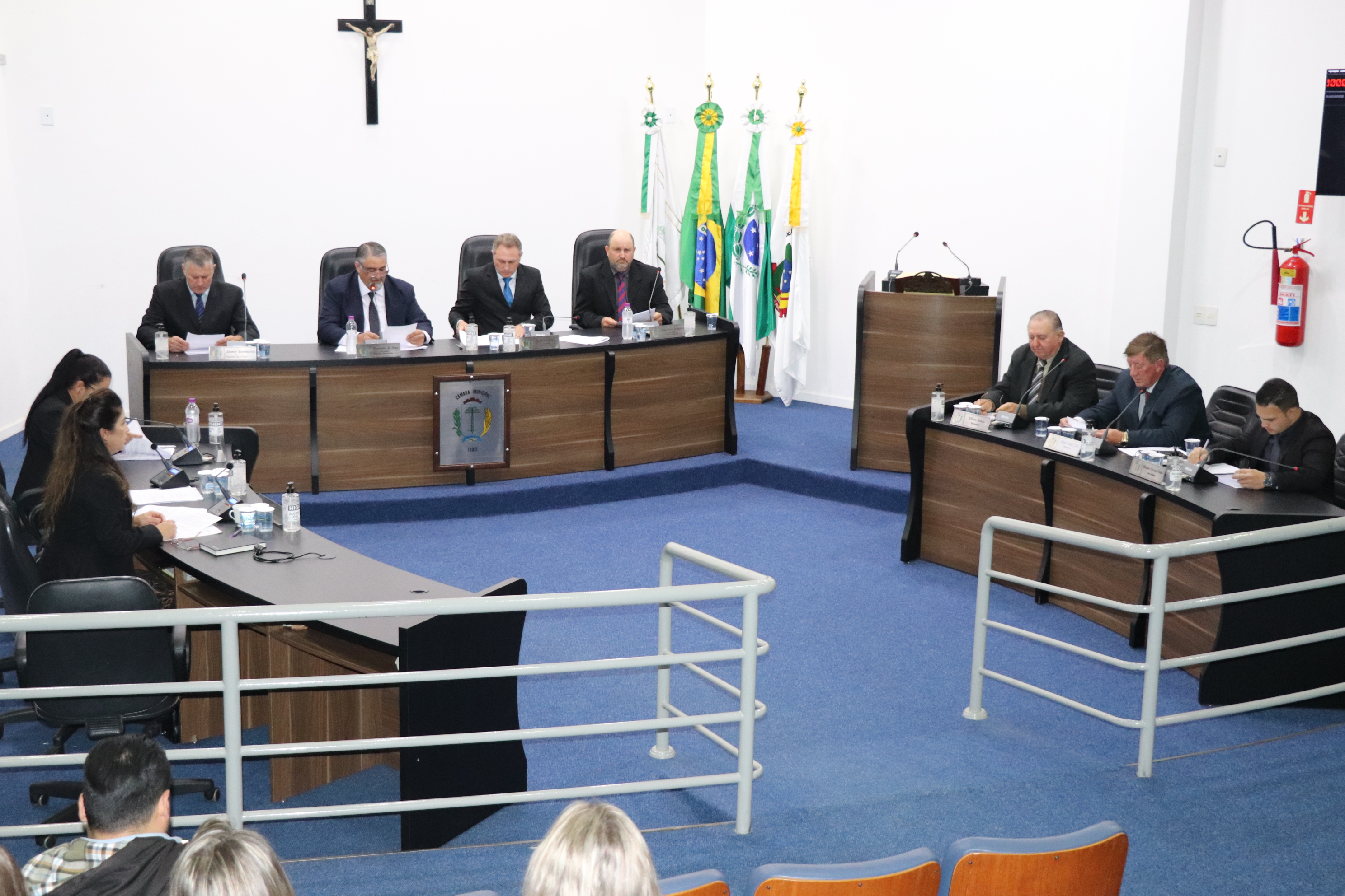 Atendendo a população, Câmara recomenda construção de ponto de ônibus, ampliação do horário de testes da Covid e melhorias em estradas do interior  