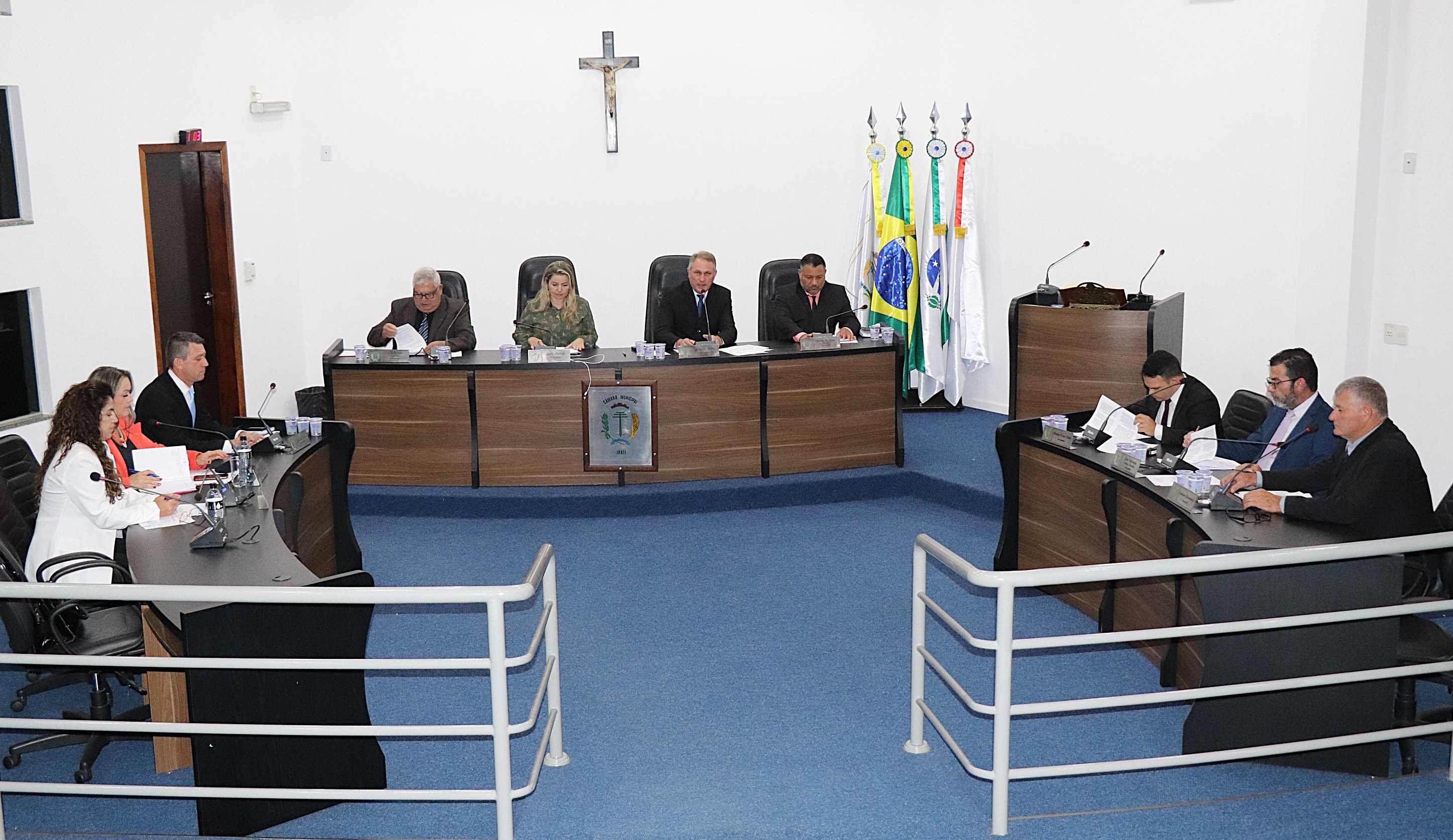 Câmara solicita diversas melhorias nos bairros e a instalação de pontos de ônibus nos bairros Nhapindazal e Tucholka