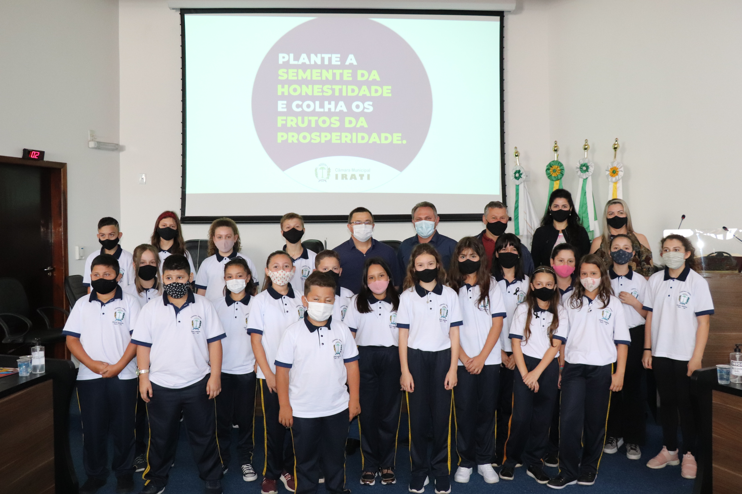 Mirins apresentam nove requerimentos ao Executivo solicitando melhorias nas escolas e bairros 