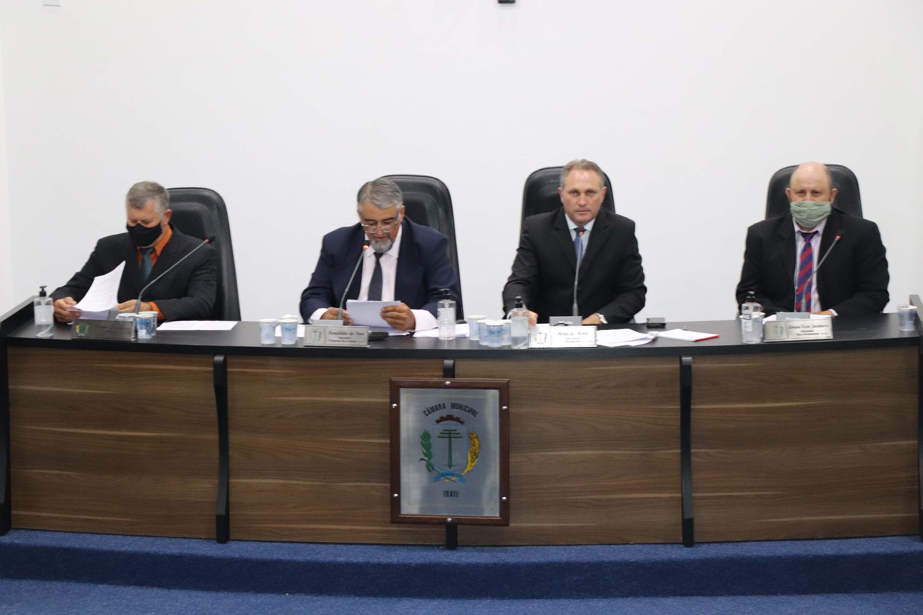 PL que reorganiza a estrutura administrativa do município e cria as Secretarias de Habitação e Defesa Animal é aprovado em 1ª Votação