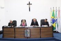 Quatro projetos são apresentados no Expediente e oito são aprovados na Ordem do dia 