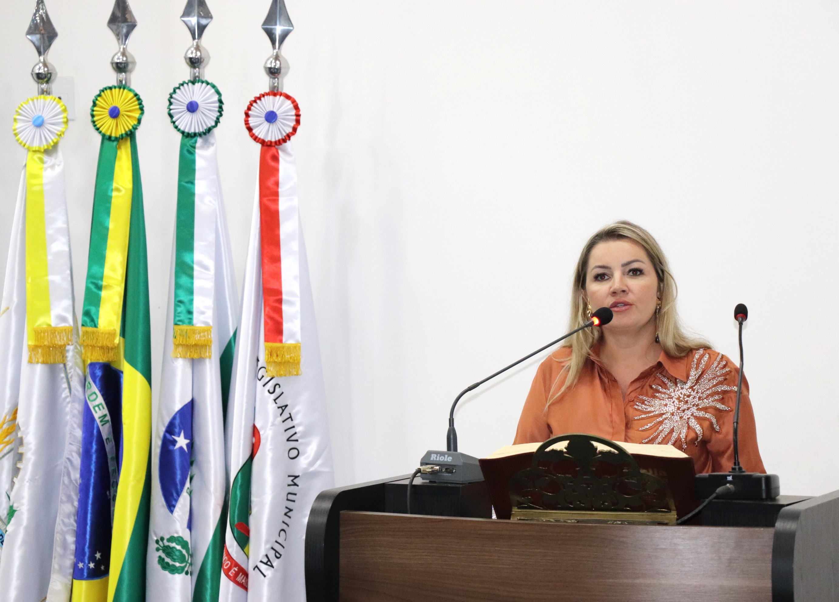 Sybil Dietrich é oficialmente empossada Procuradora da Mulher da Câmara 