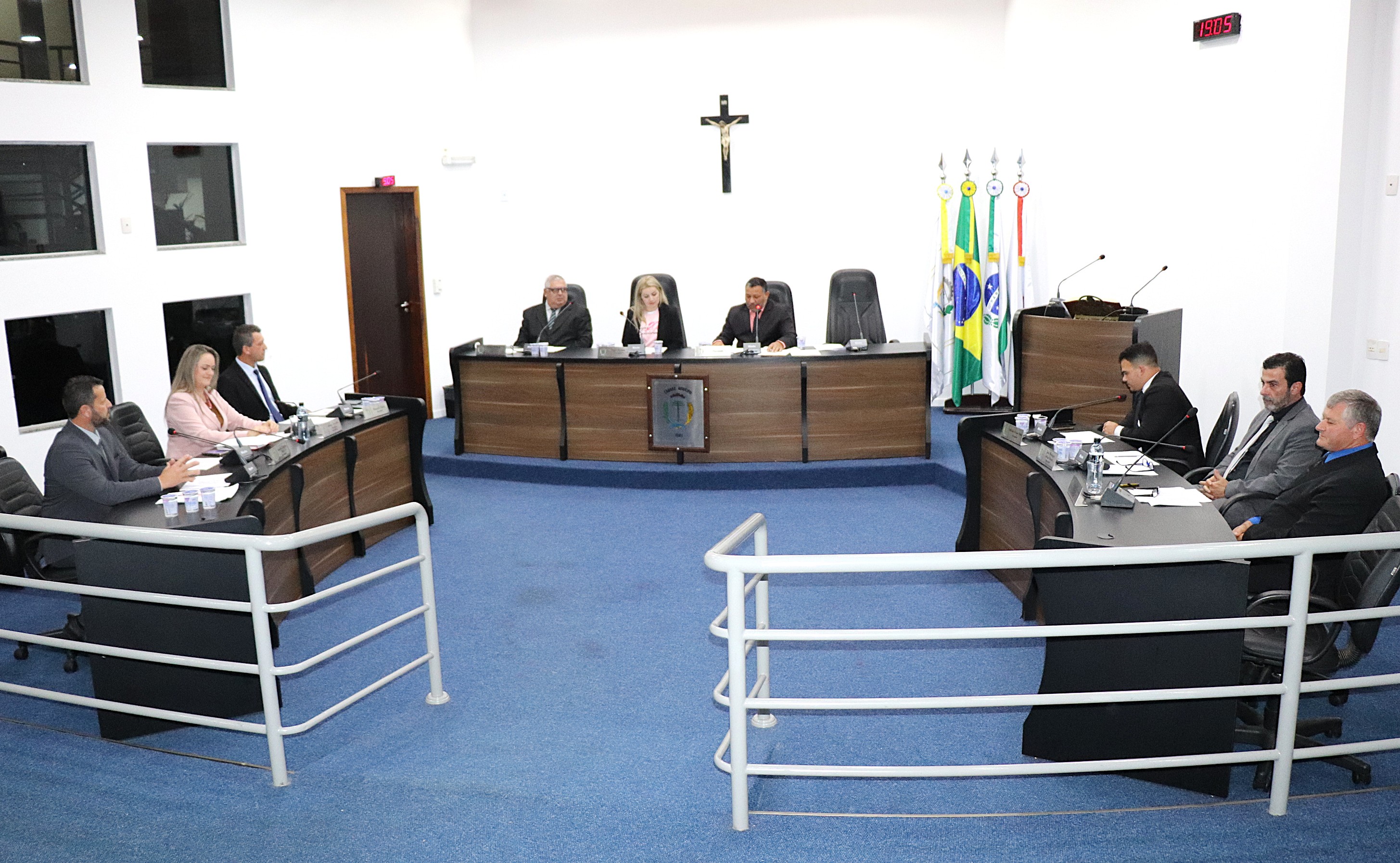 Vereadores apresentam 10 indicações solicitando diversas melhorias ao Executivo