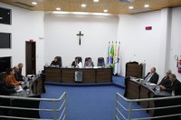 Vereadores debatem dengue, escassez de água, manutenção de estradas e preservação histórica em sessão ordinária