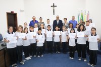 Vereadores Mirins e Suplentes são empossados e elegem Mesa Diretora