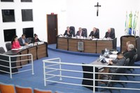 Vereadores pedem ao Executivo melhorias nos bairros, praça e no interior do município