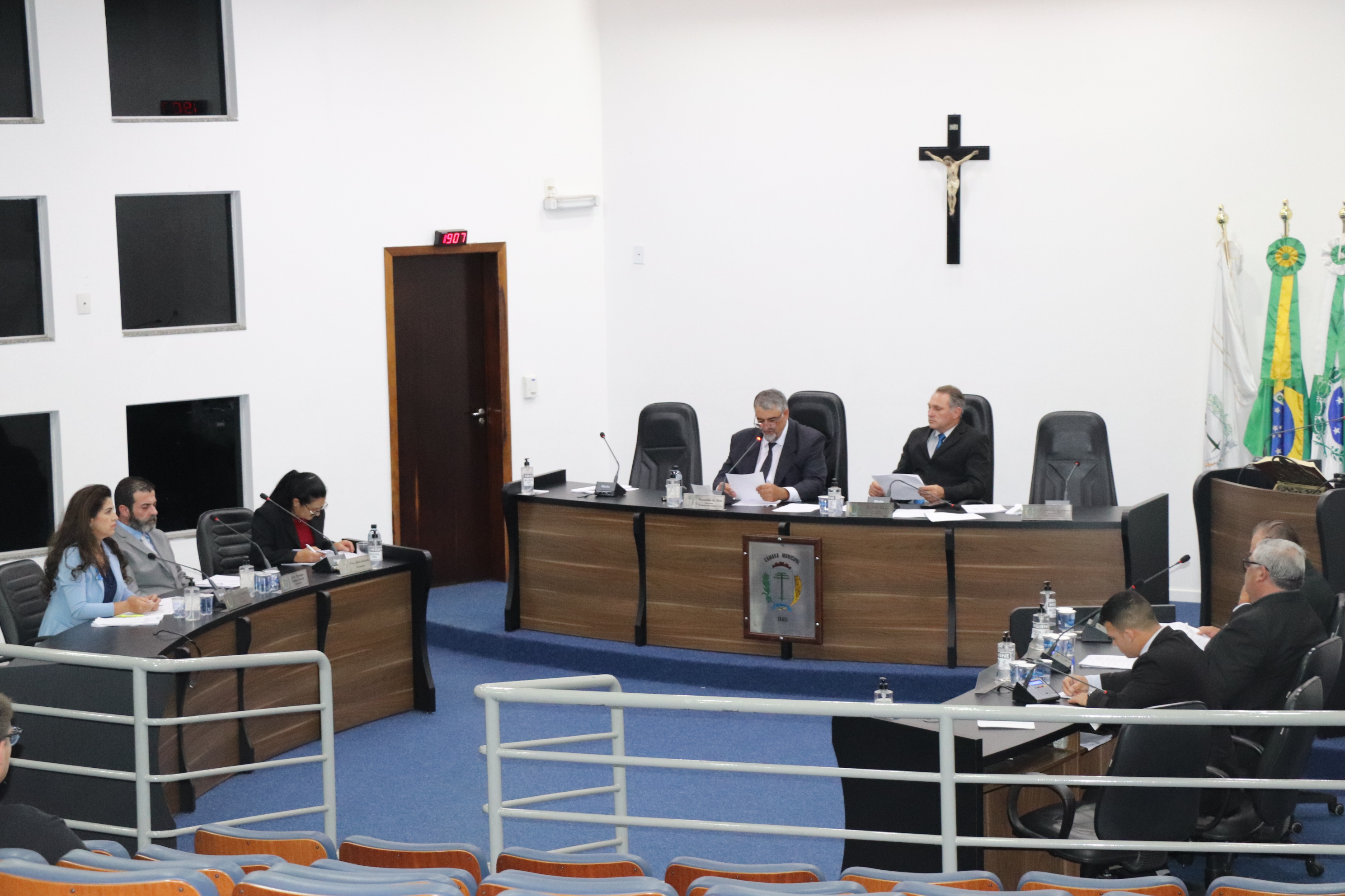 Vereadores solicitam à Operadora Tim melhorias na qualidade do sinal e ao Procon fiscalização de juros abusivos praticados no comércio 