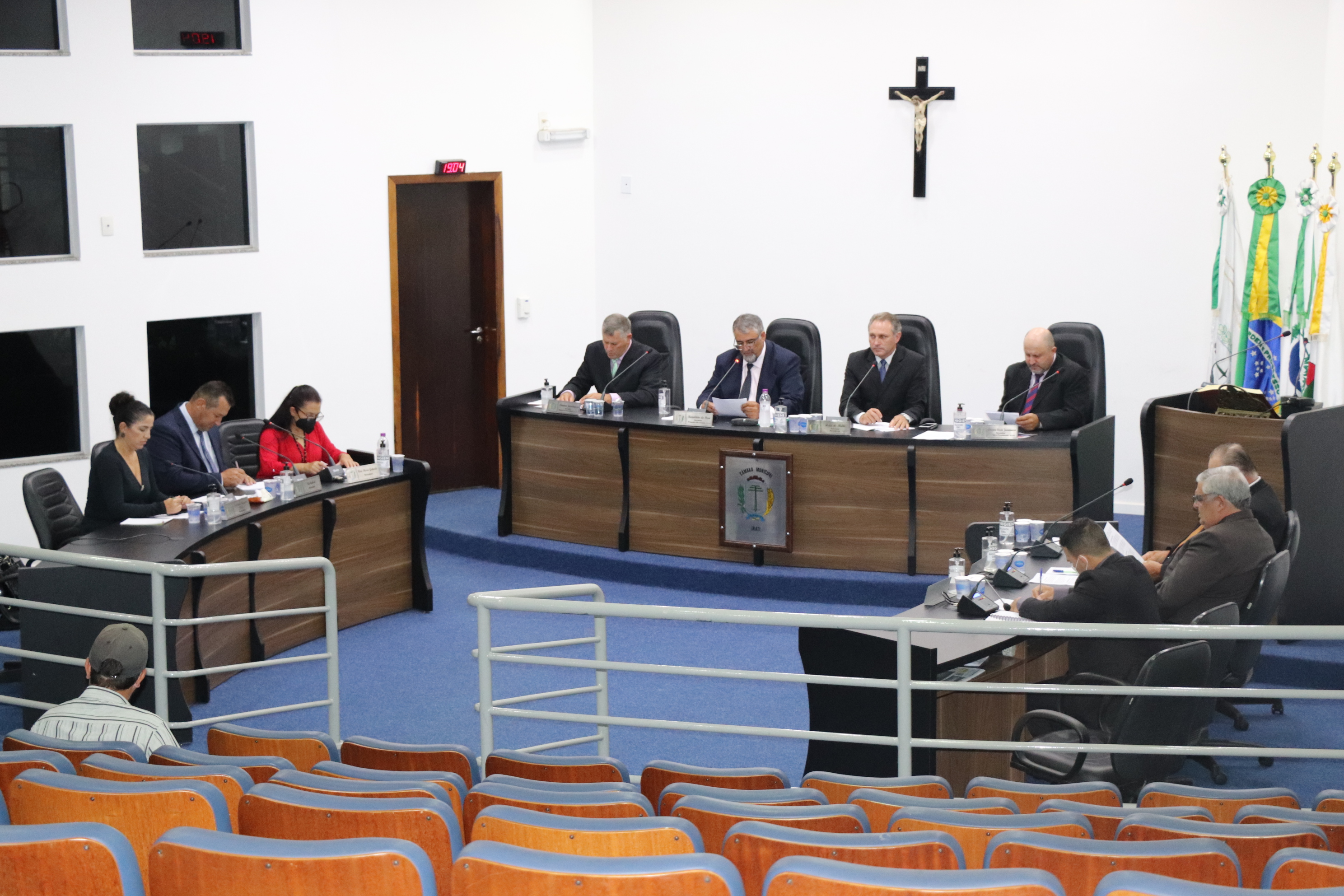 Vereadores solicitam ao Executivo manutenção urgente de vias urbanas e rurais