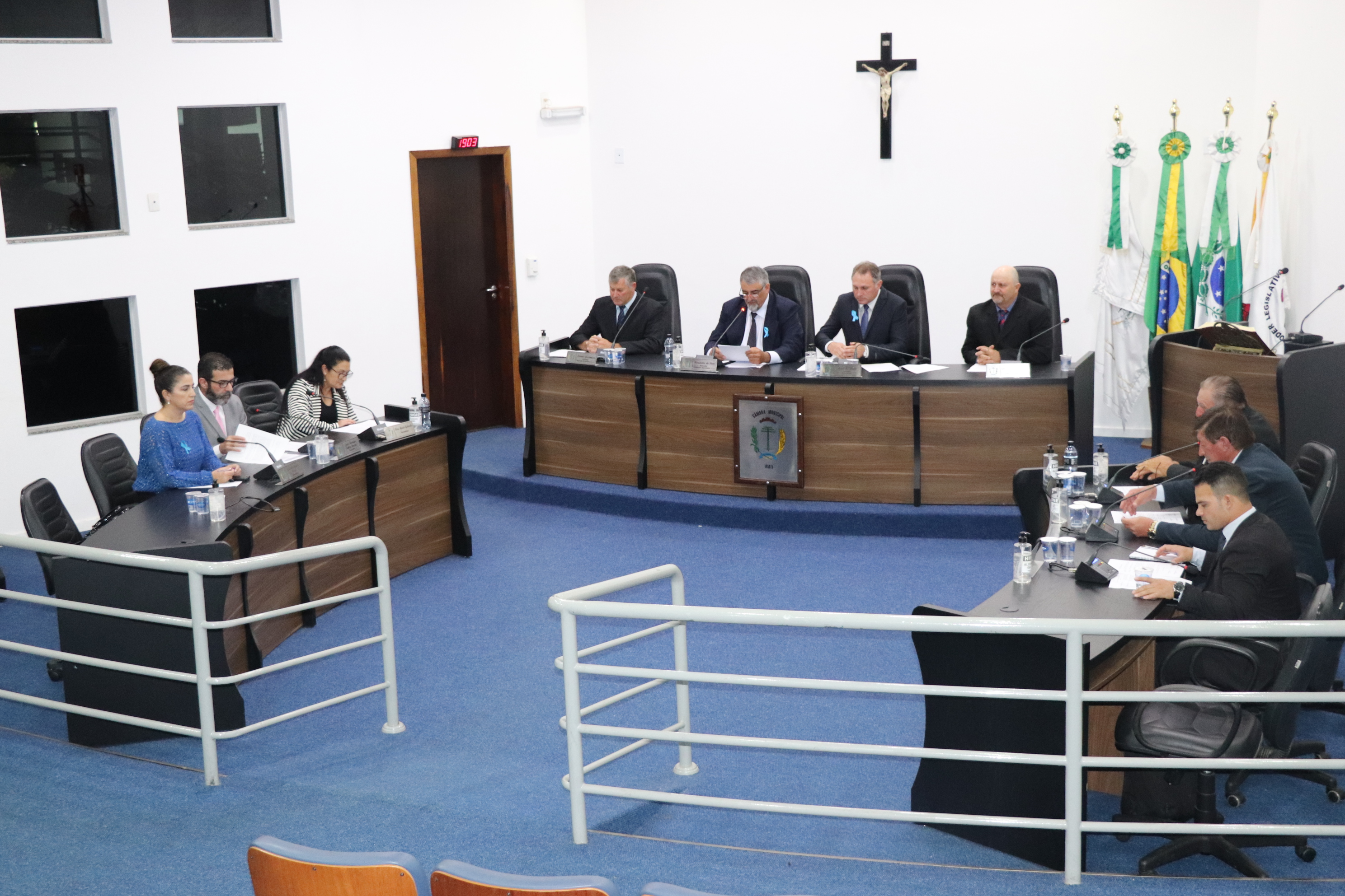  Vereadores solicitam manutenção de vias nos bairros