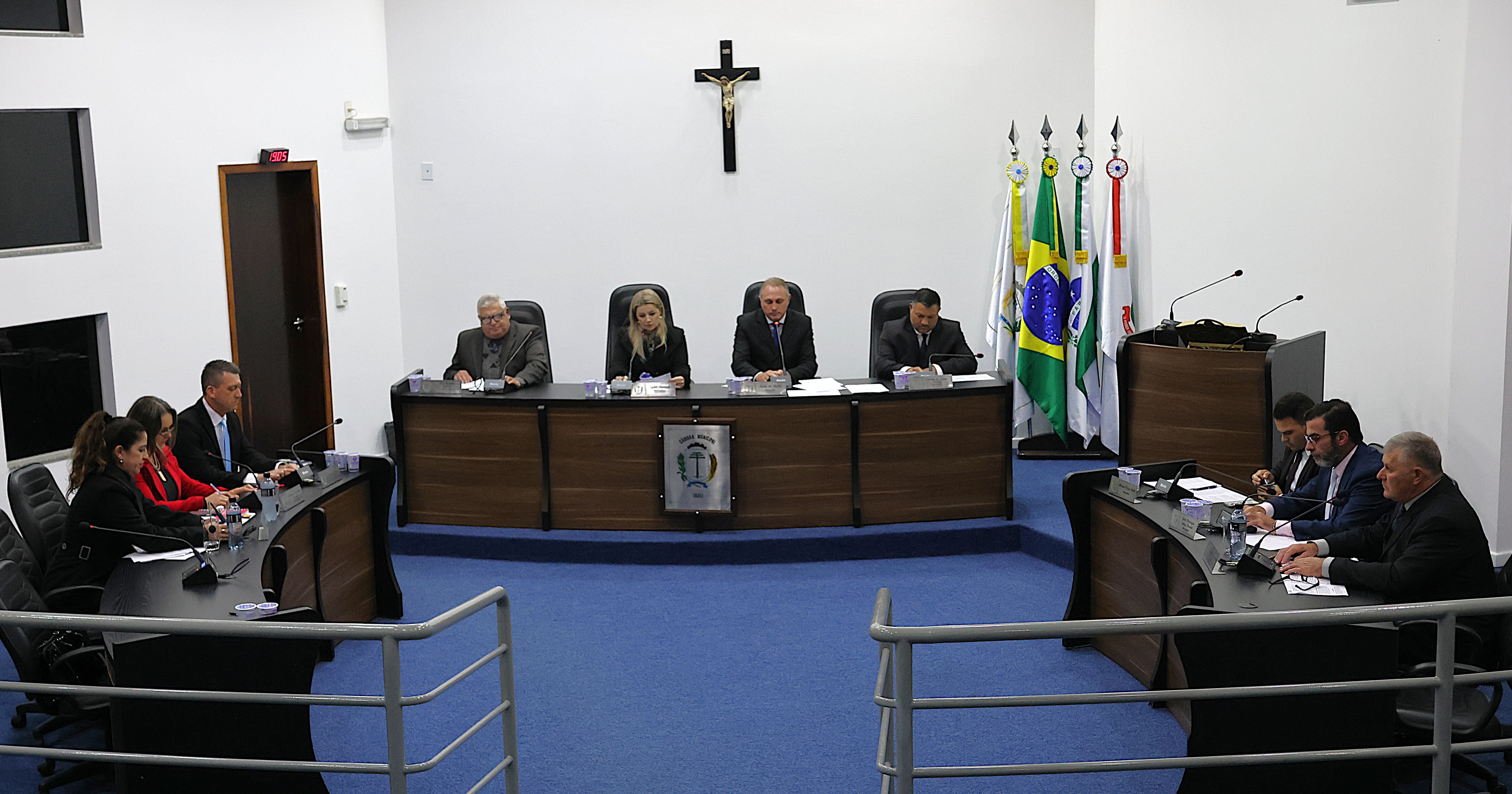 Câmara solicita melhorias em estradas rurais, pavimentações asfálticas em diversas vias e a implantação de uma casa de passagem para animais de rua